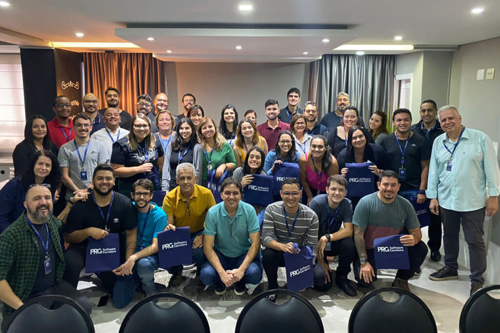O time do grupo WO reunido, em comemoração aos 29 anos da PRG Software em 2022.