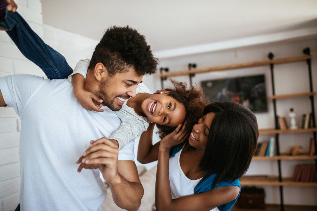 Proteja seu condomínio ou residência com a PRG Corretora. Garanta proteção que você e sua família merecem!